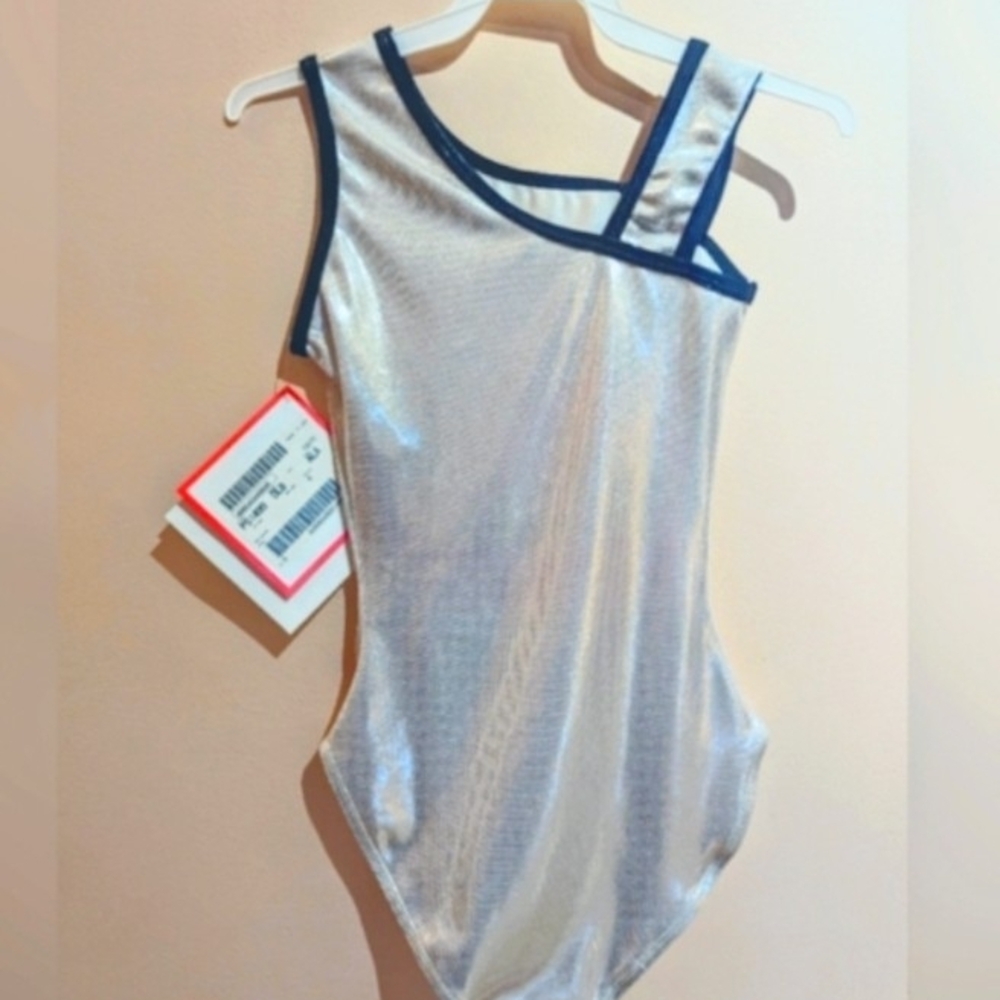 Shiny Silver and Pink Heart Leotard - Picture 2 of 2